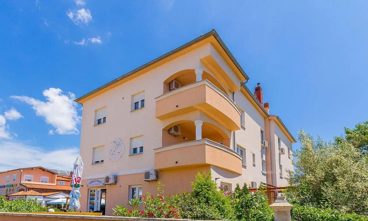 Appartement Nur 800 Meter Bis Zum Sandstrand Mit Klima, Wlan, Haustiere Sind Erlaubt Medulin Apartment