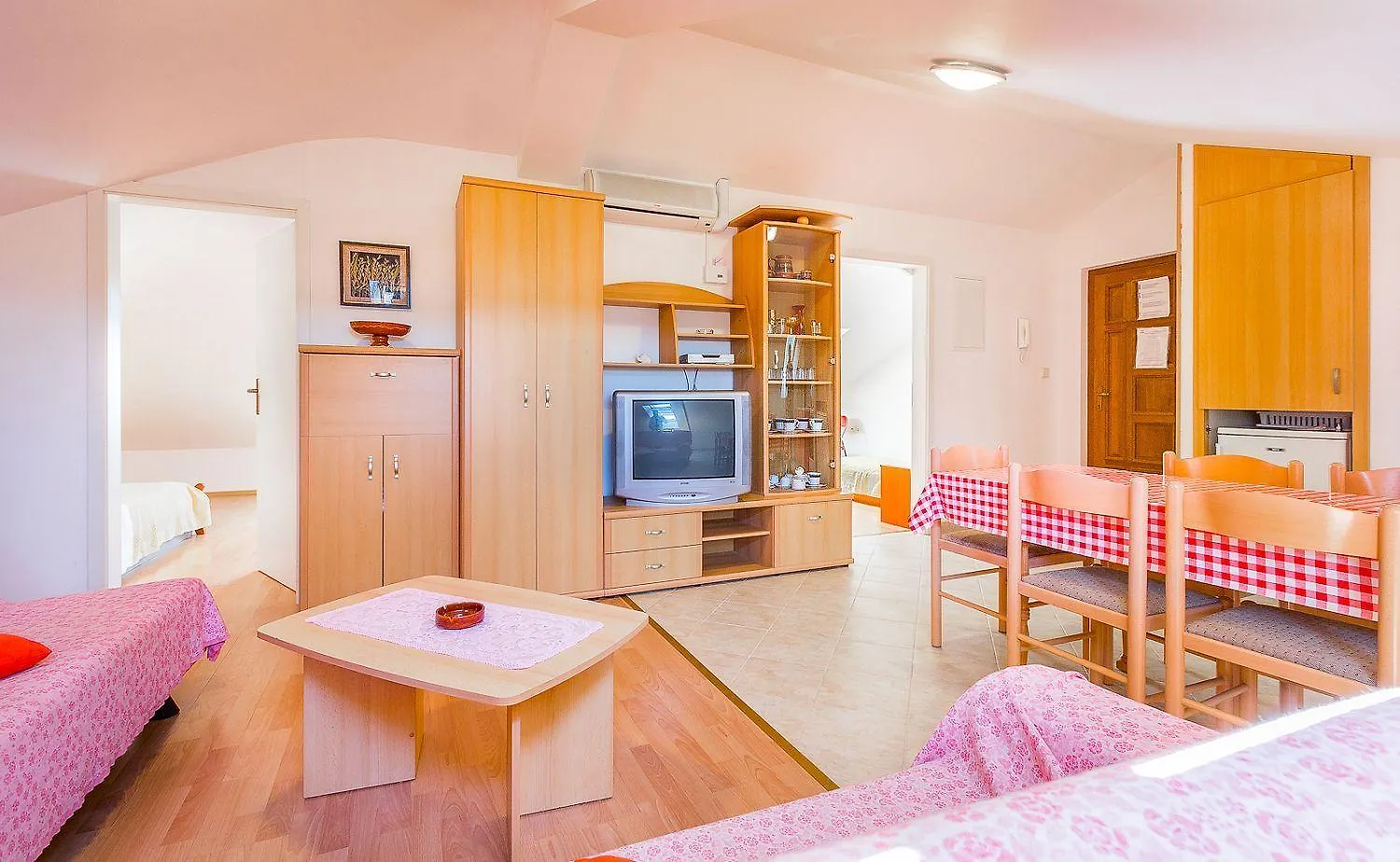 Appartement Nur 800 Meter Bis Zum Sandstrand Mit Klima, Wlan, Haustiere Sind Erlaubt Medulin